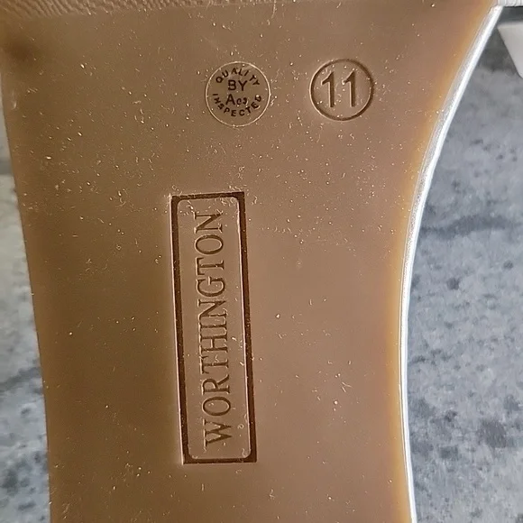 WORTHINGTON Slide Sandals w/Large RHINESTONES Silver size 11M NWT - Picture 4 of 7